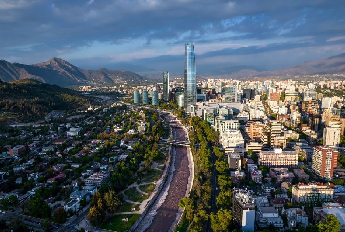 Santiago desponta como principal destino das férias de julho de 2024, segundo dados da Civitatis