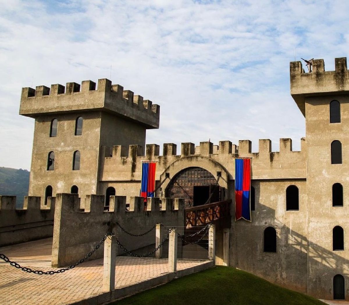 Descubra a magia do passado: Viva a experiência medieval dos seus sonhos no O Castelo em São Roque