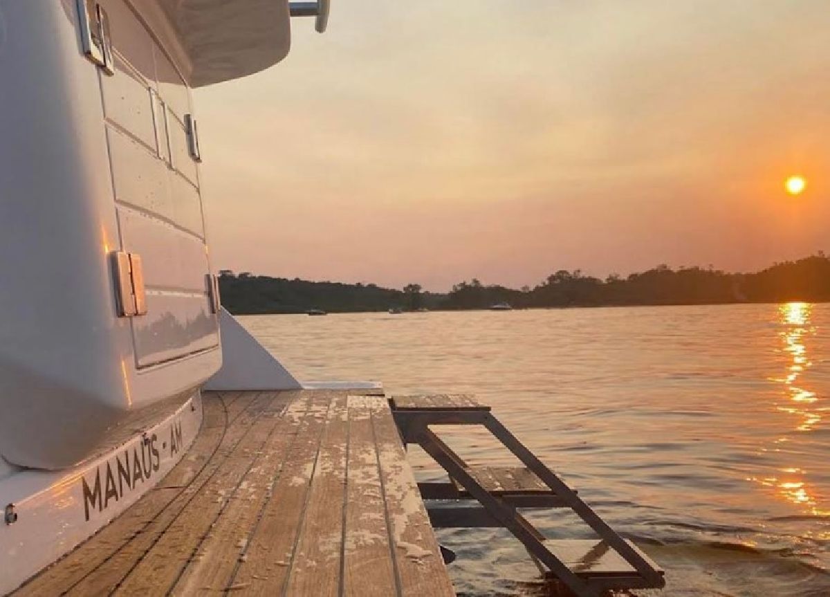 Navegando pela Amazônia: descubra o barco ideal para explorar os rios de Manaus