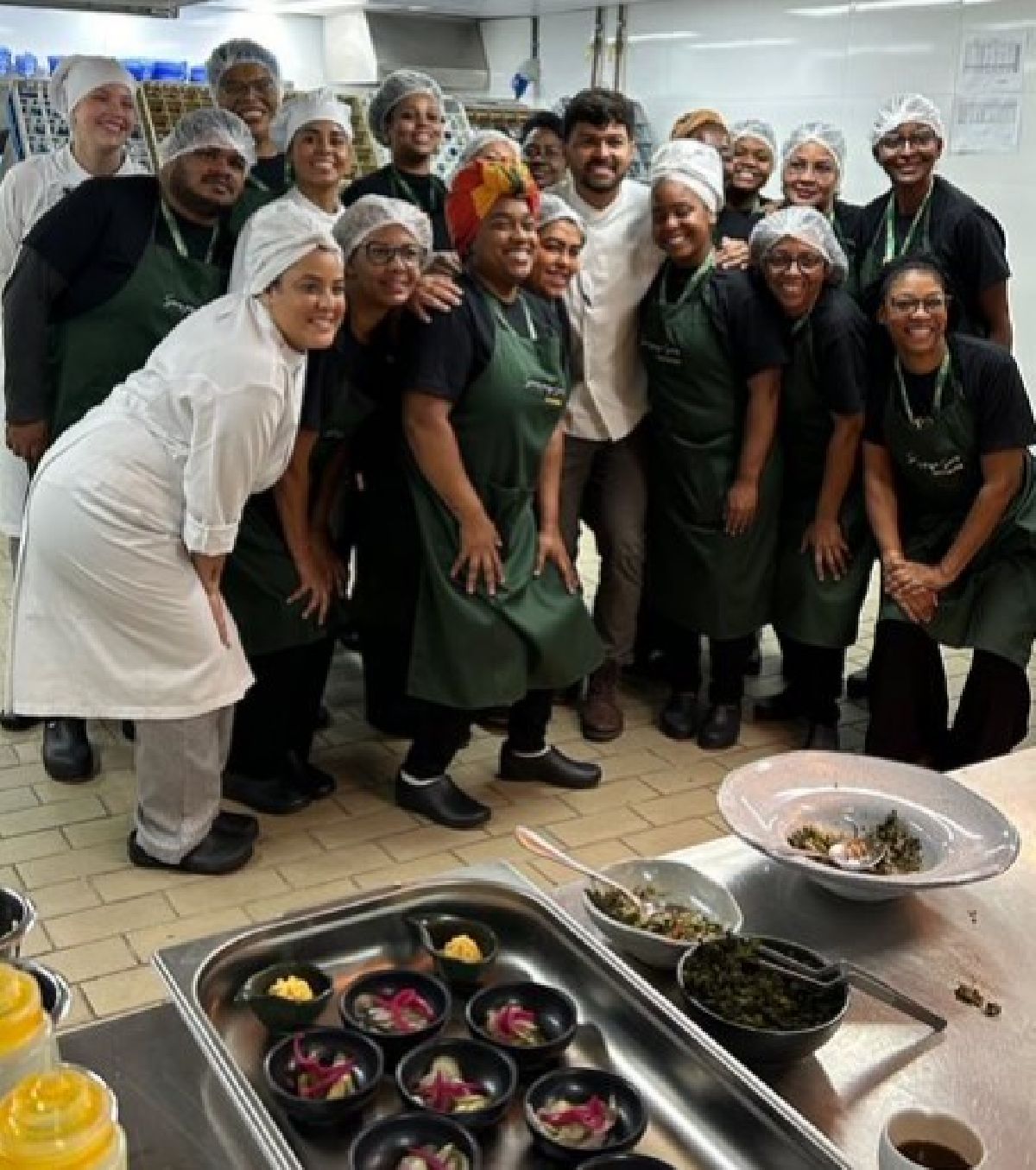 Rio Othon Palace recebe terceira turma do projeto pretonomia, que qualifica pessoas em vulnerabilidade social através da gastronomia