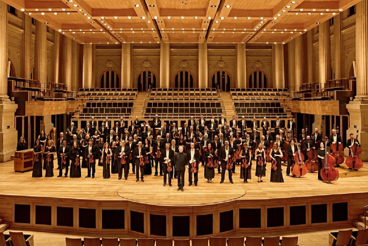 Osesp e São Paulo Cia. de dança unem o balé à música clássica no palco da Sala São Paulo