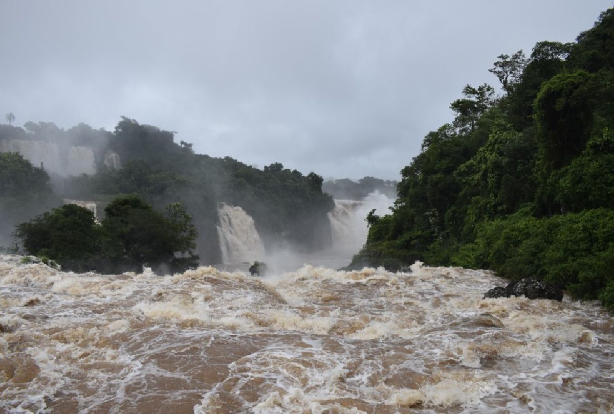 Cataratas do Iguaçu ultrapassa sete milhões de litros d água por segundo nesta segunda-feira, 9 de dezembro