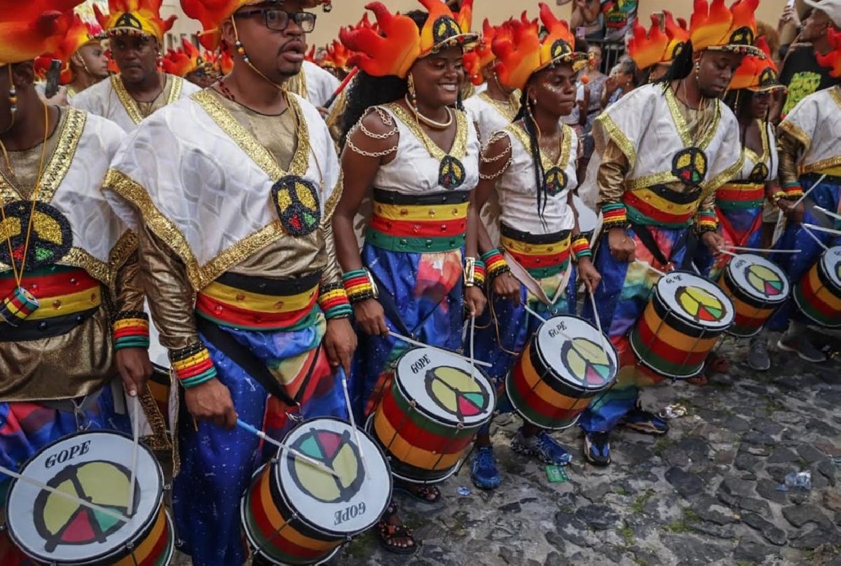 Bloco Olodum abre Carnaval com cortejo no Circuito Batatinha e desfile no Dodô Osmar